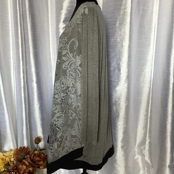 Catherines Women’s 1X 3/4 Sleeve Gray Embellished Stretch Floral Tunic - Picture 4 of 8